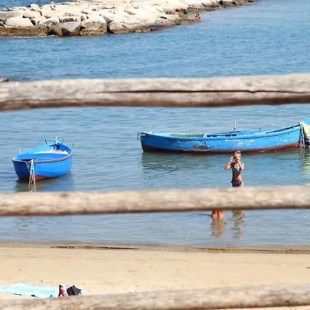 Bed & Breakfast La Bella - And 4*