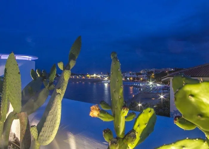 La Bella - And לינה וארוחת בוקר 4*