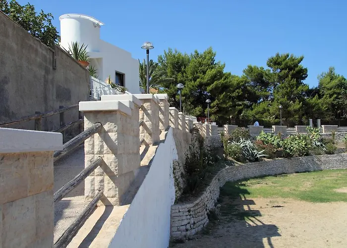 La Bella - And ベッド・アンド・ブレックファスト トラーニ