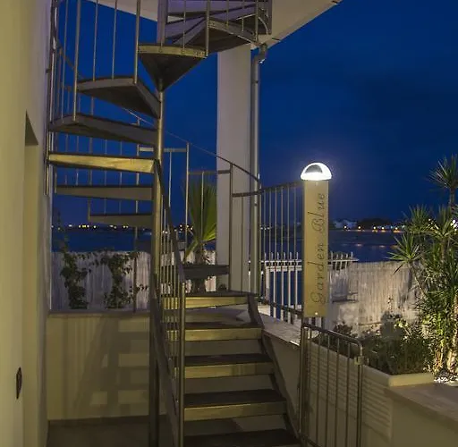 La Bella - And לינה וארוחת בוקר